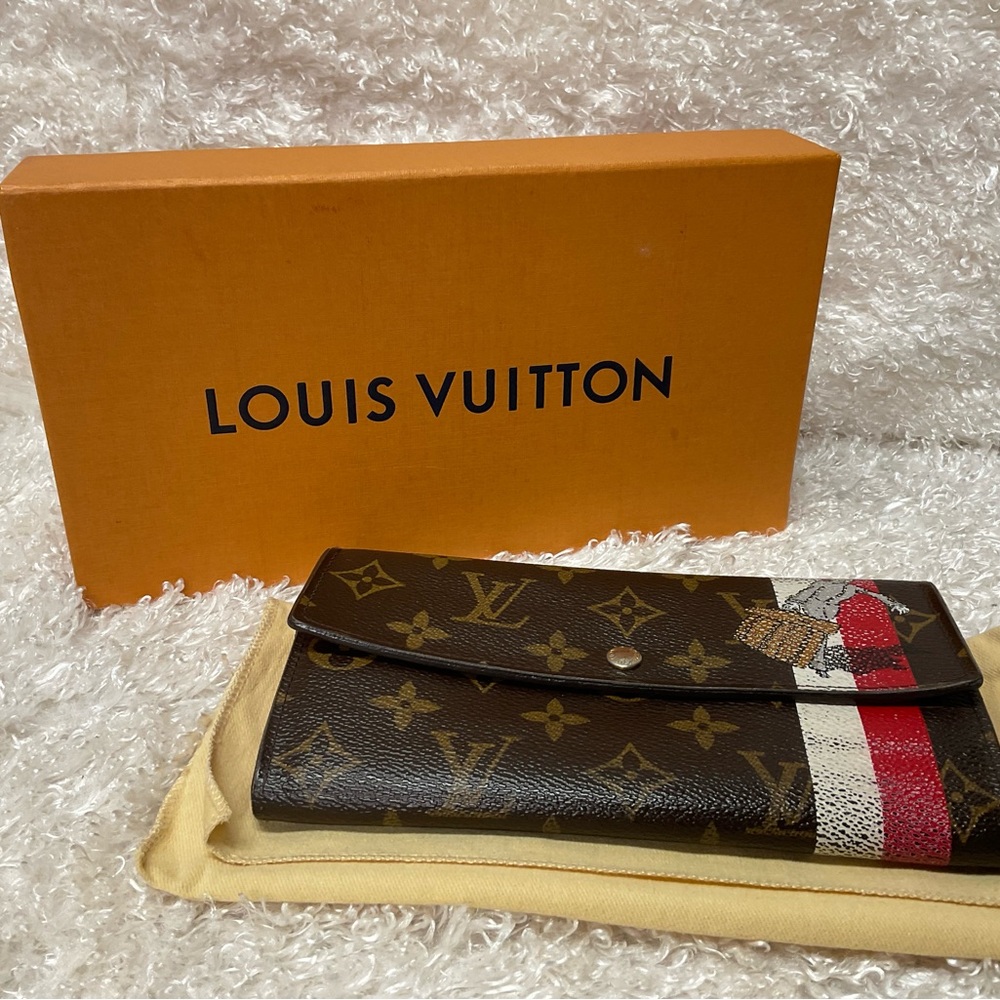 Authentic Louis Vuitton Monogram Bellboy Wallet